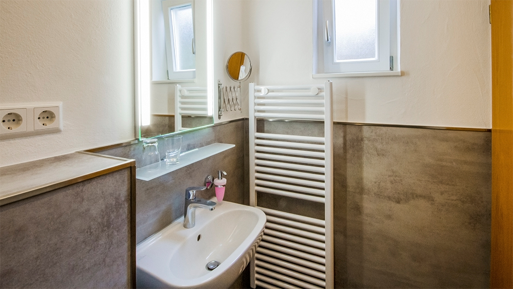 Hotel Restaurant Kupper Biergarten Eppenbrunn Pflzerwald Erholungsgebiet Luftkurort Naturpark Nordvogesen Deutschland Frankreich Zimmer Kategorie 2